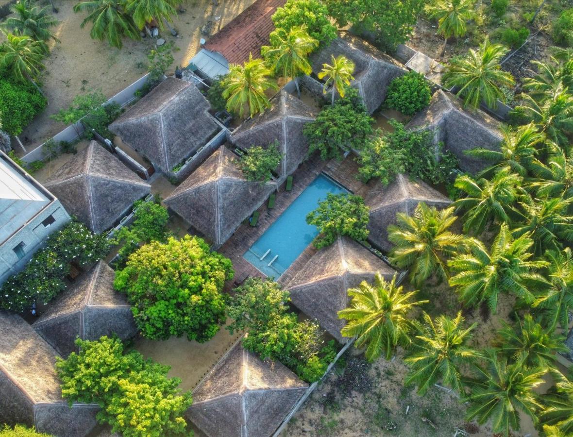 Hiru Villas And Kitesurfing Kalpitiya Buitenkant foto