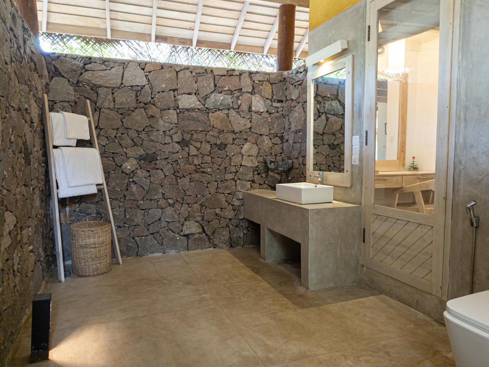 Hiru Villas And Kitesurfing Kalpitiya Buitenkant foto