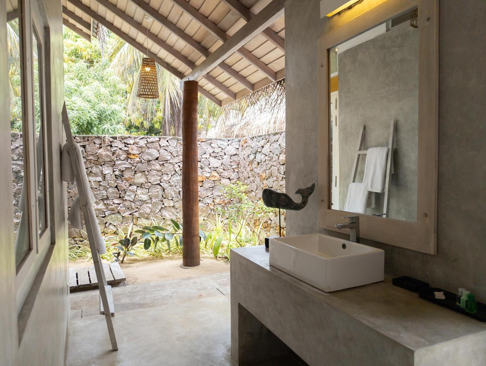 Hiru Villas And Kitesurfing Kalpitiya Buitenkant foto